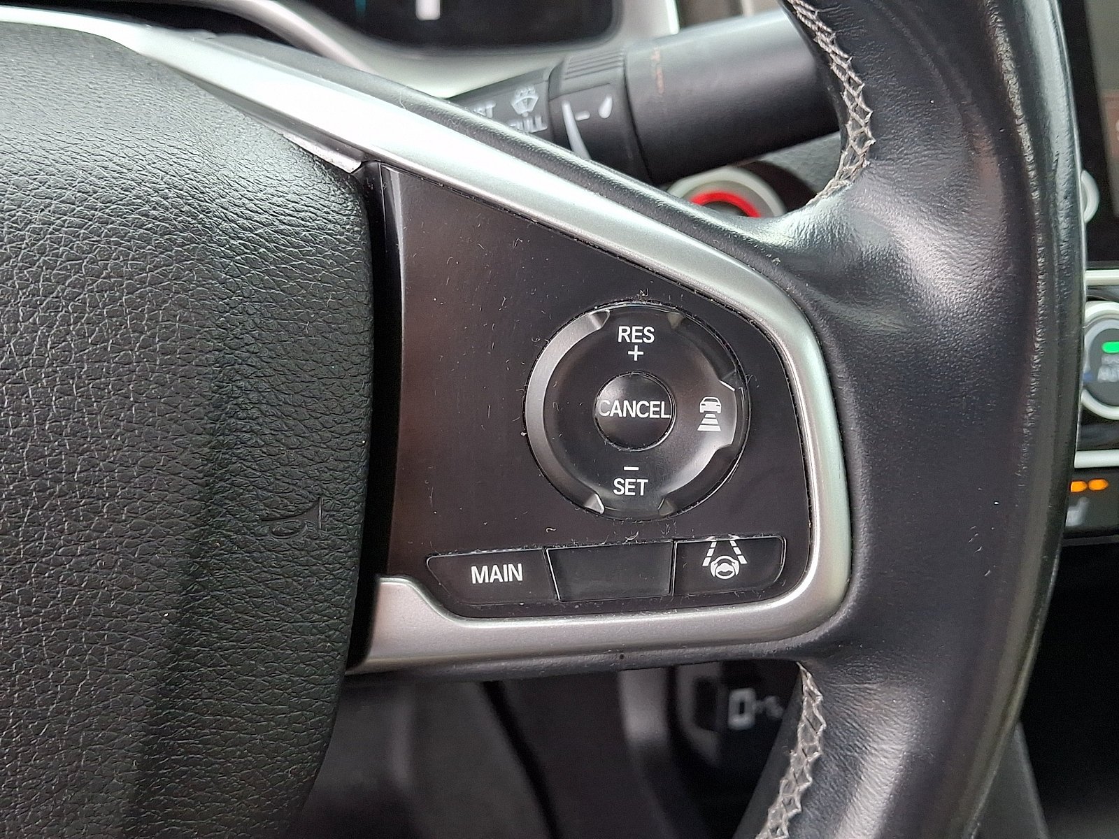 Used 2019 White Orchid Pearl Honda EX-L image 23