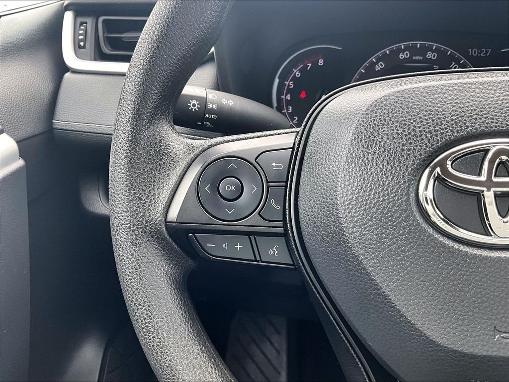 Used 2025  Toyota XLE image 23