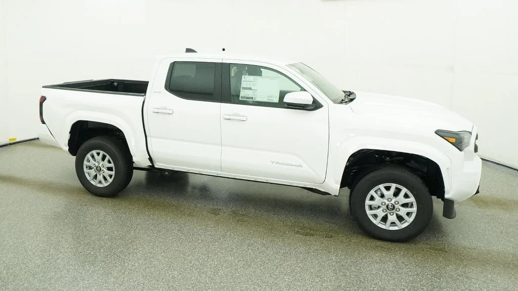 New 2026 Ice Cap Toyota SR5 image 38