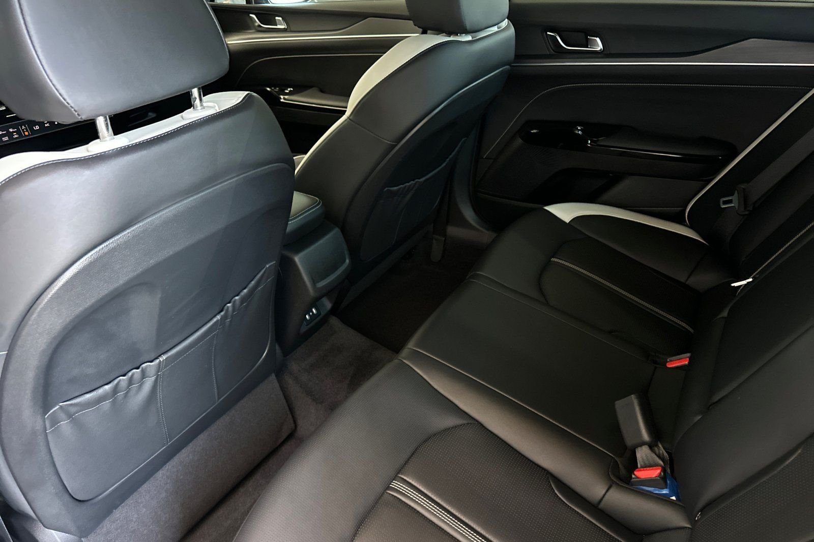 Used 2025 Gray Kia GT-Line image 13