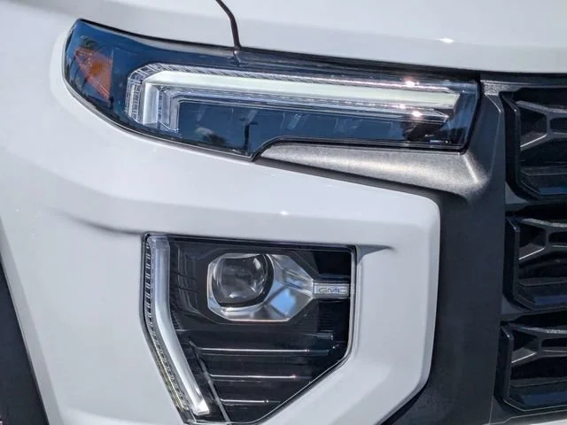 New 2026 Summit White GMC Elevation image 9
