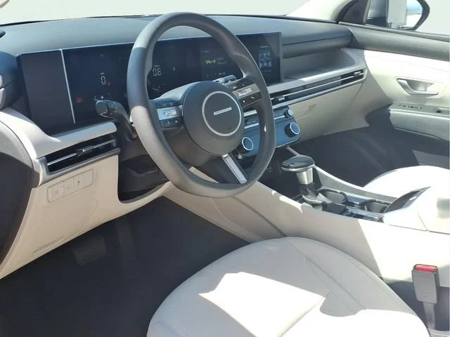 Used 2026  Hyundai SEL image 5