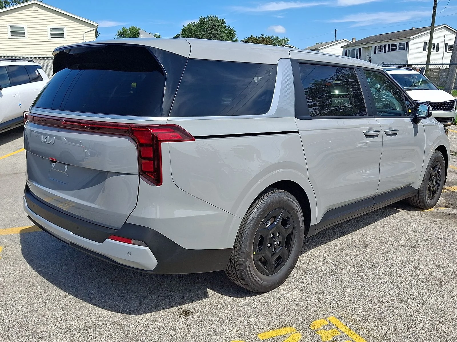 New 2027 White Kia LXS image 3