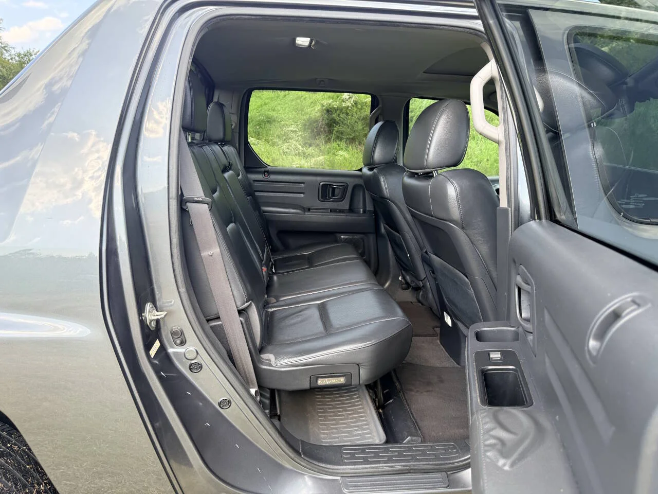 Used 2013 Gray Honda RTL 4x4 4dr Crew Cab image 15