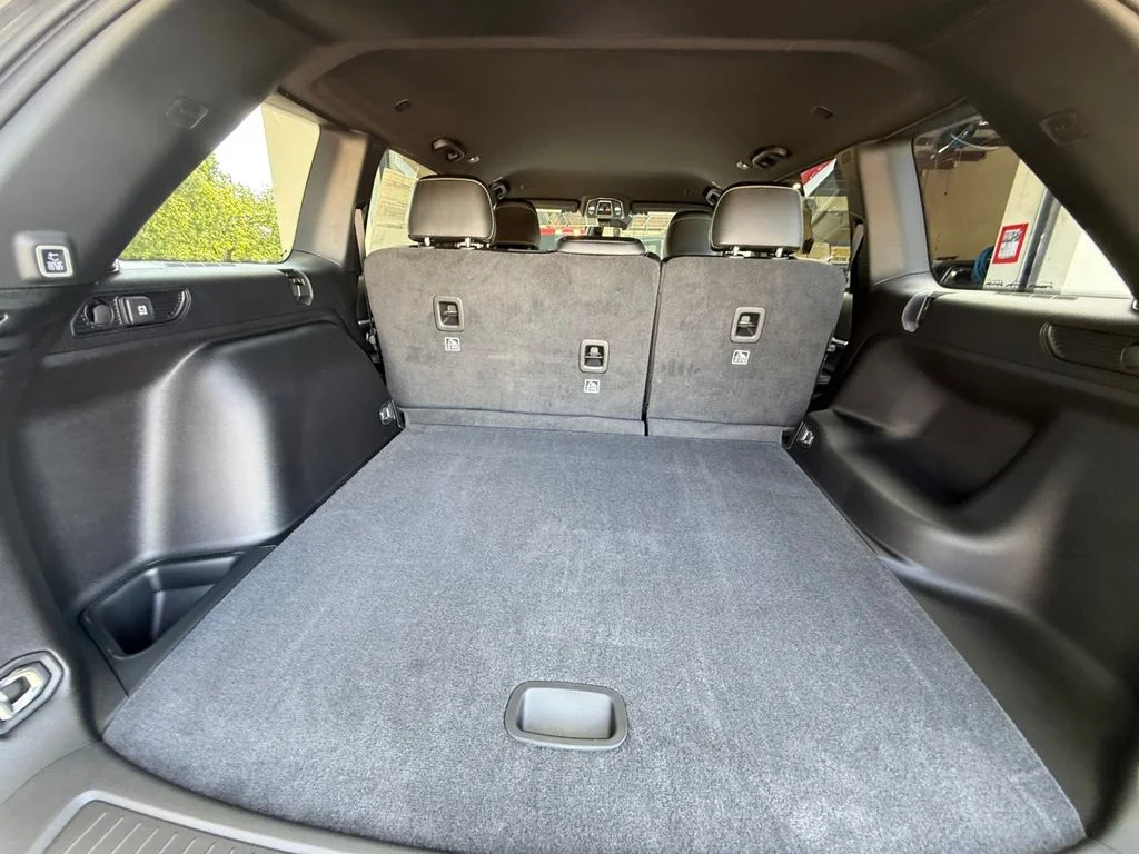 New 2027 White Jeep Laredo Altitude image 19