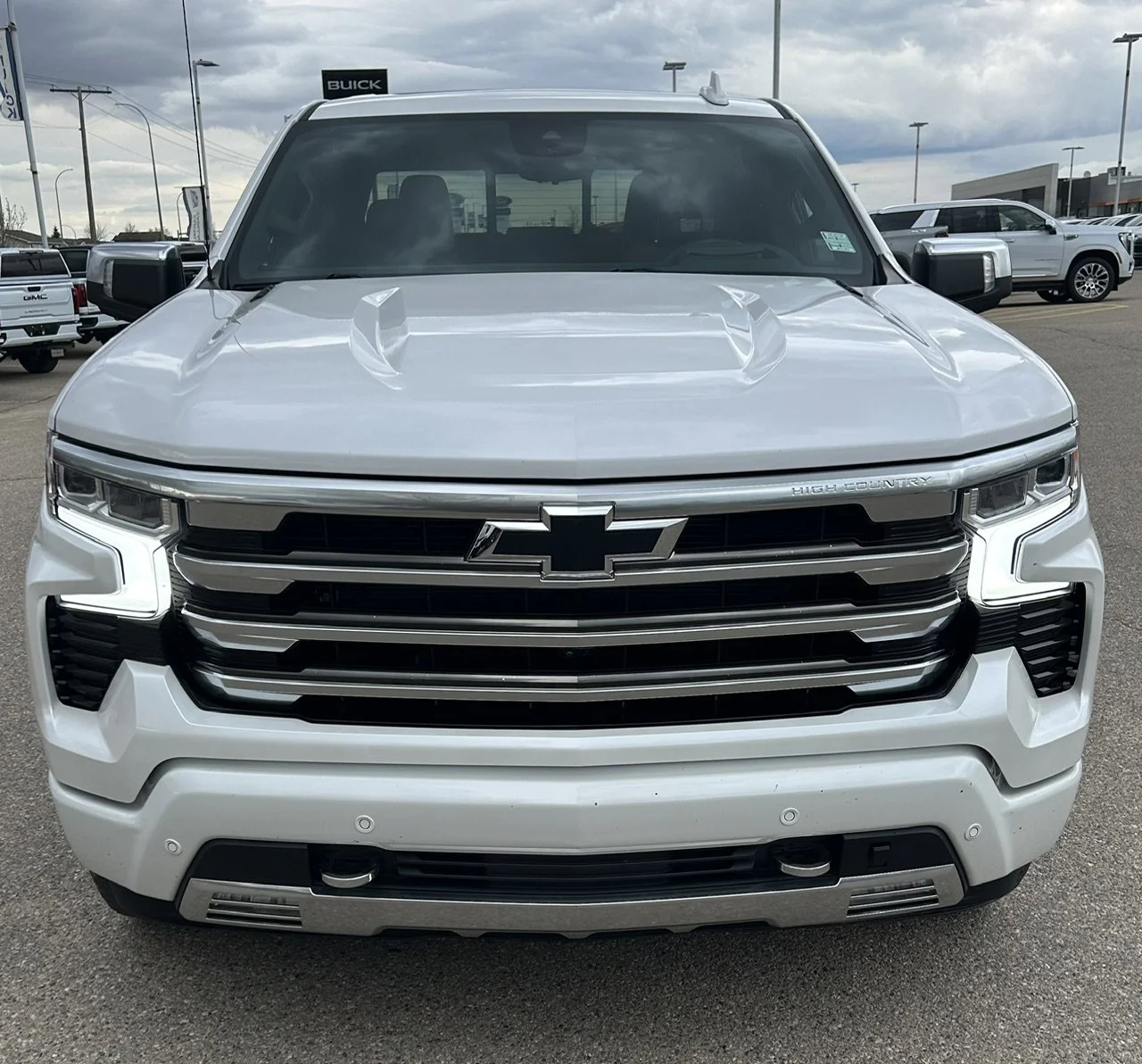 Used 2024 White Chevrolet High Country Crew Cab image 8