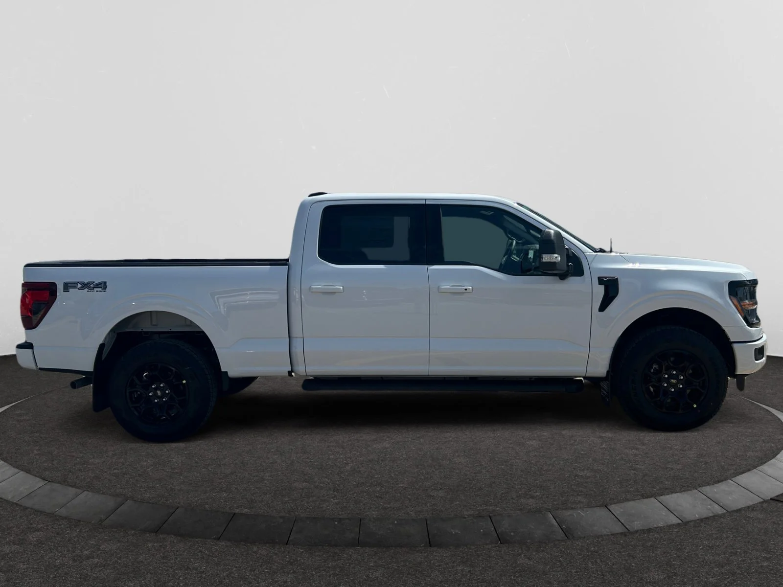 New 2026 Oxford White Ford XLT image 6