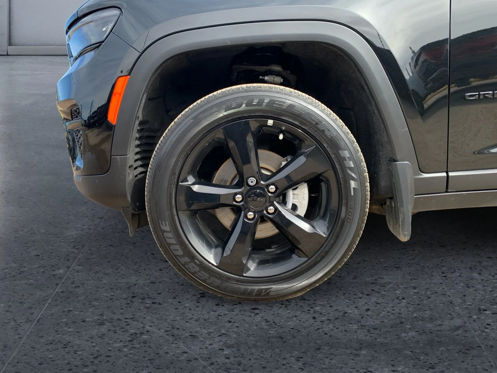 Certified Used 2025 Black Jeep Altitude image 9