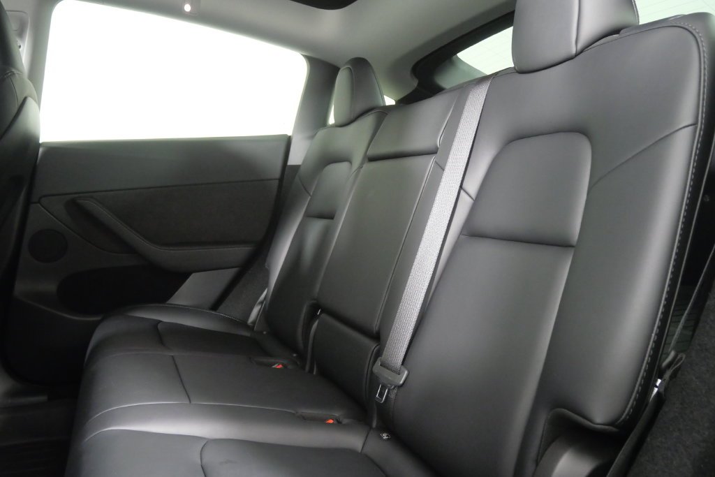 Used 2023  Tesla Performance image 17