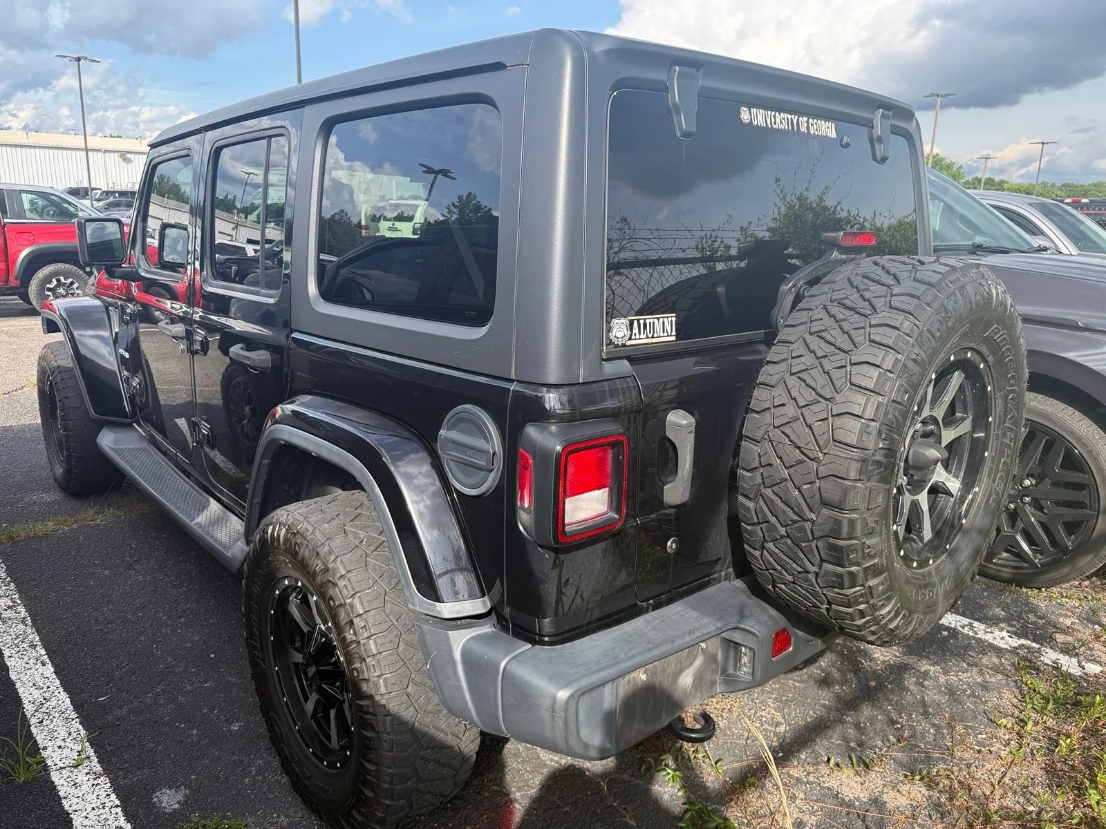 Used 2019 Black Jeep Unlimited Sahara image 3