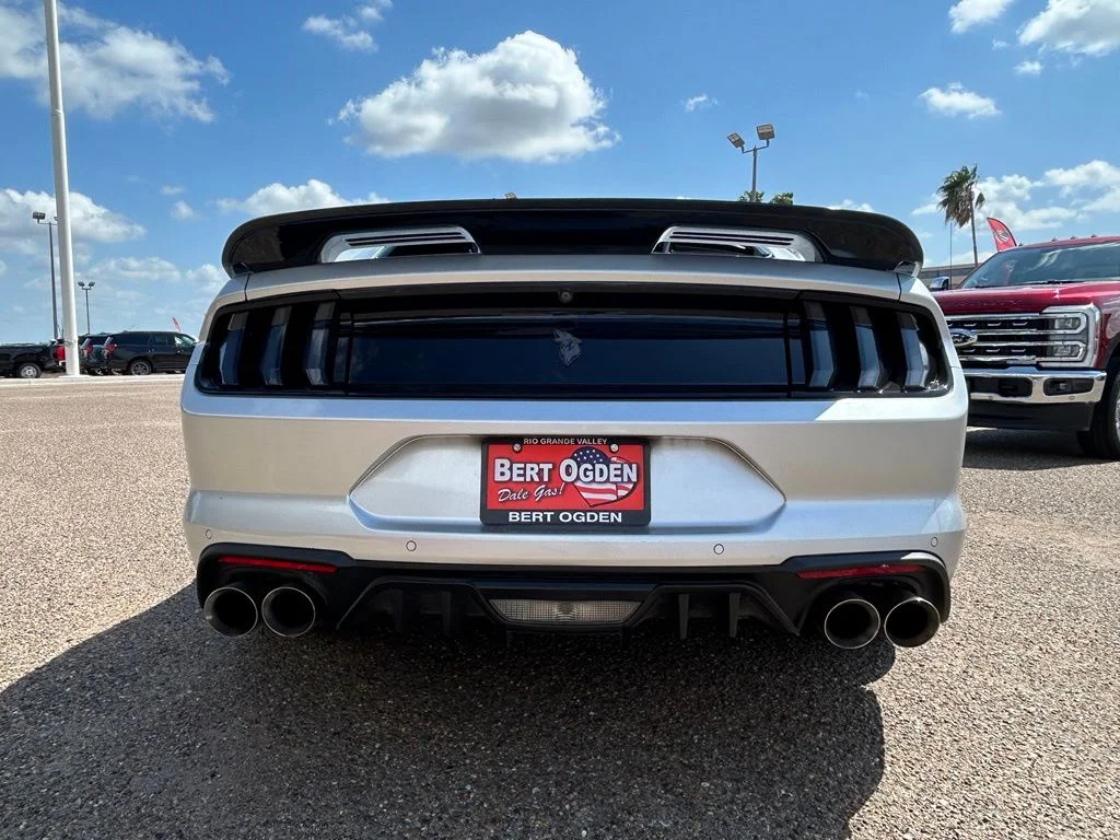 Used 2018 Silver Ford GT Premium image 5