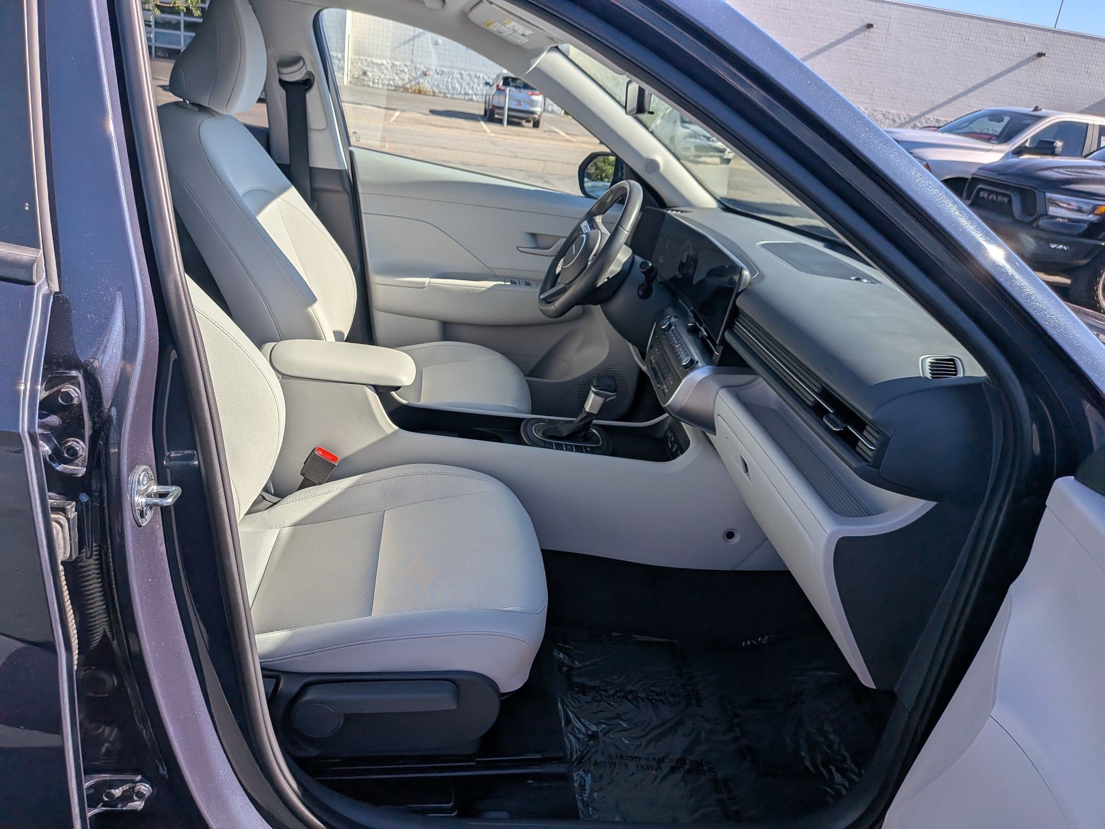 2025 Hyundai Kona SEL - Photo 29