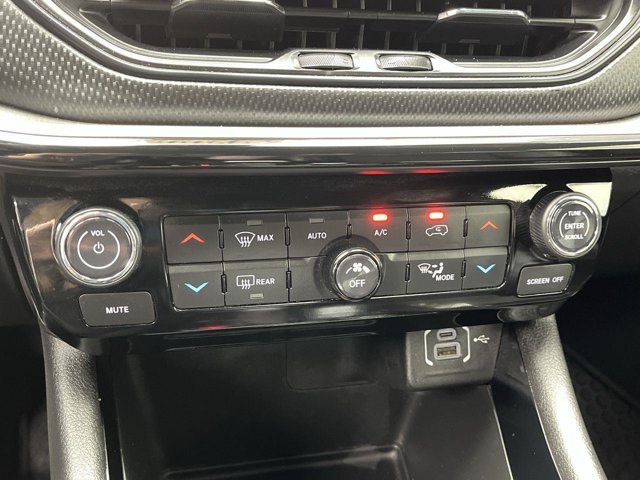 Used 2025 Red Hot Pearlcoat Jeep Trailhawk image 21