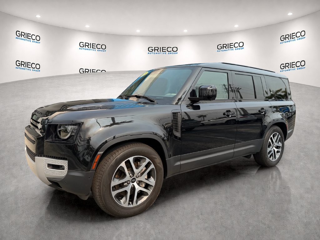 Used 2023 Black Land Rover SE image 3