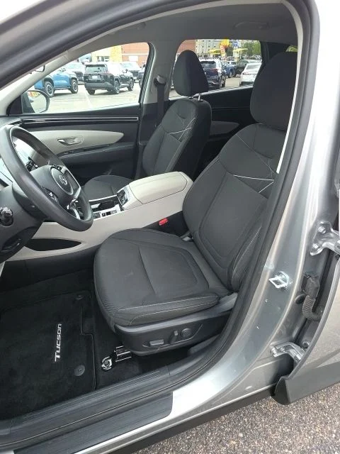Used 2022 Silver Hyundai SEL image 11