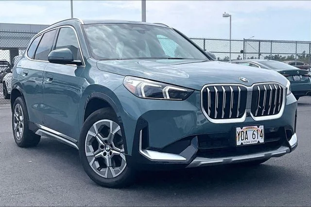 Used 2026 Cape York Green Metallic BMW xDrive28i image 11