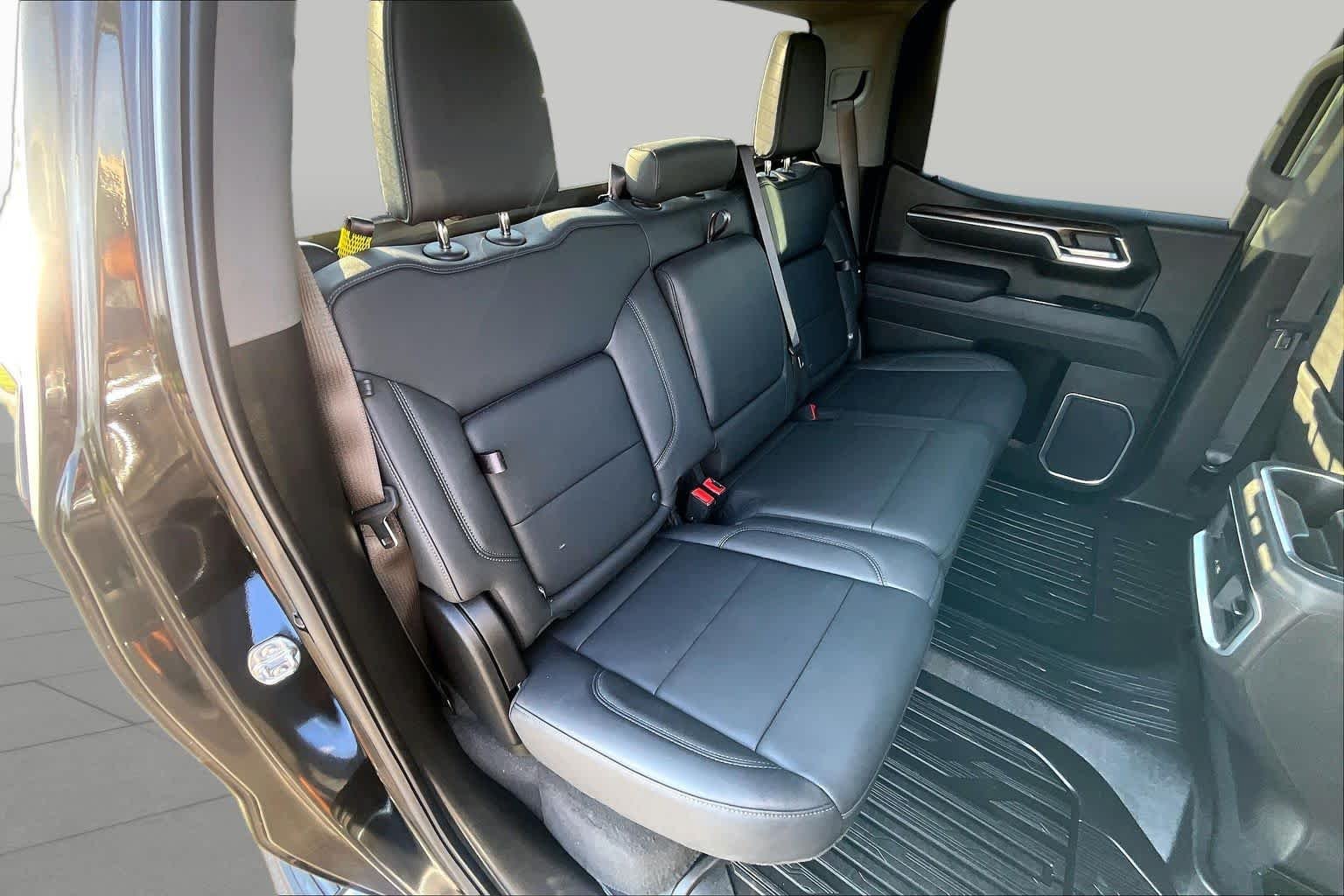 Used 2026 Onyx Black GMC SLT image 21