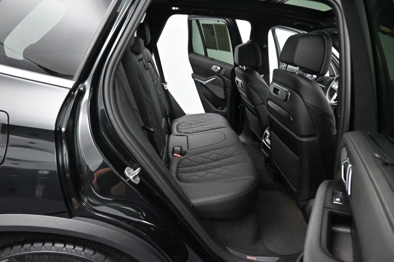 Used 2024 Carbon Black Metallic BMW xDrive40i image 36