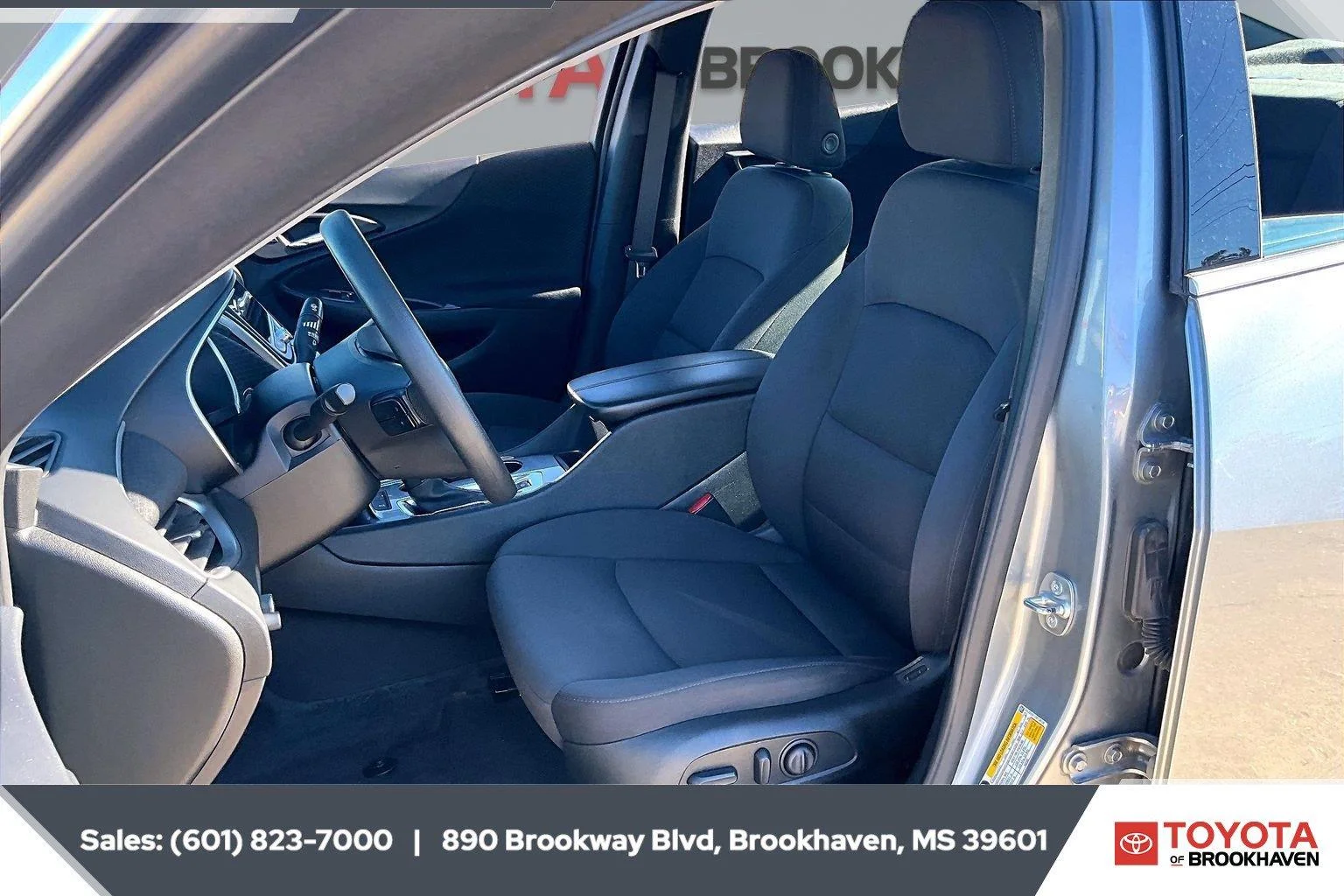 Used 2025 Sterling Gray Metallic Chevrolet LT image 18