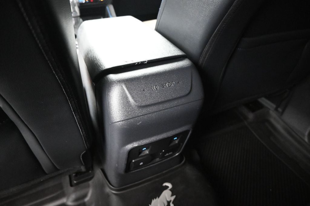 Used 2023 Silver Ford Wildtrak image 20
