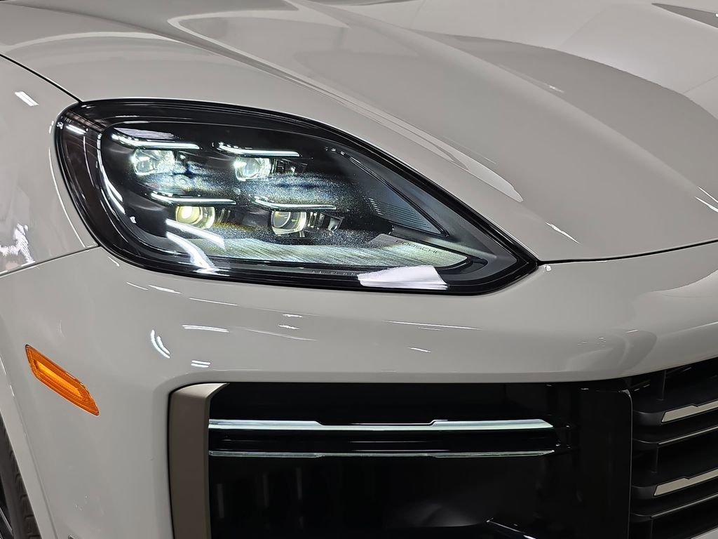 2025 Porsche Cayenne Turbo E-Hybrid - Photo 12