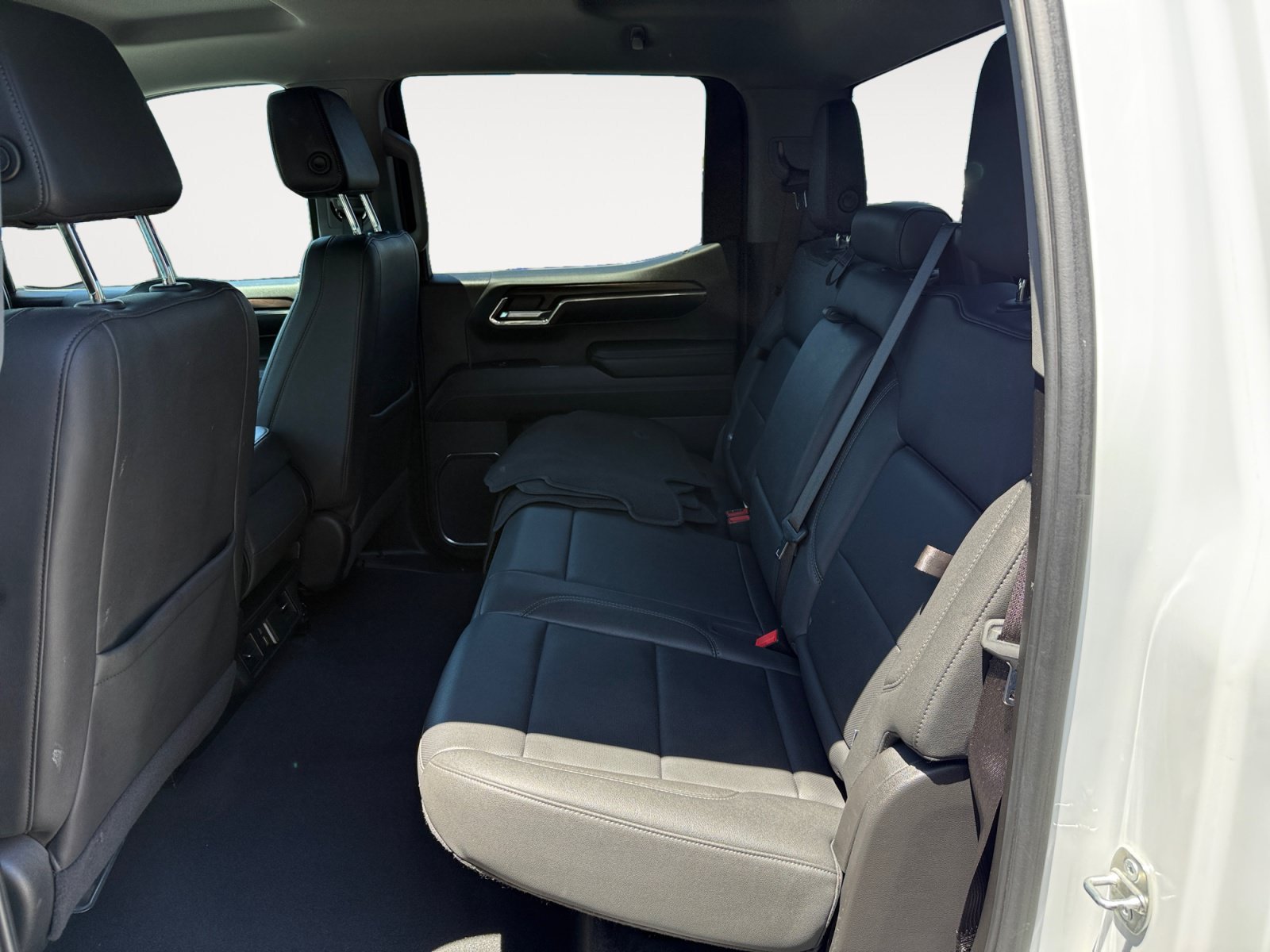 Used 2024 Summit White GMC SLT image 15