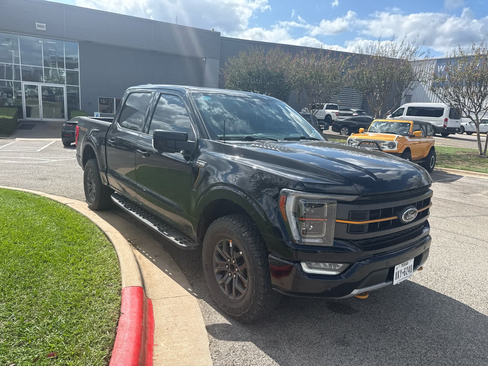 Used 2023 Agate Black Ford Tremor image 2