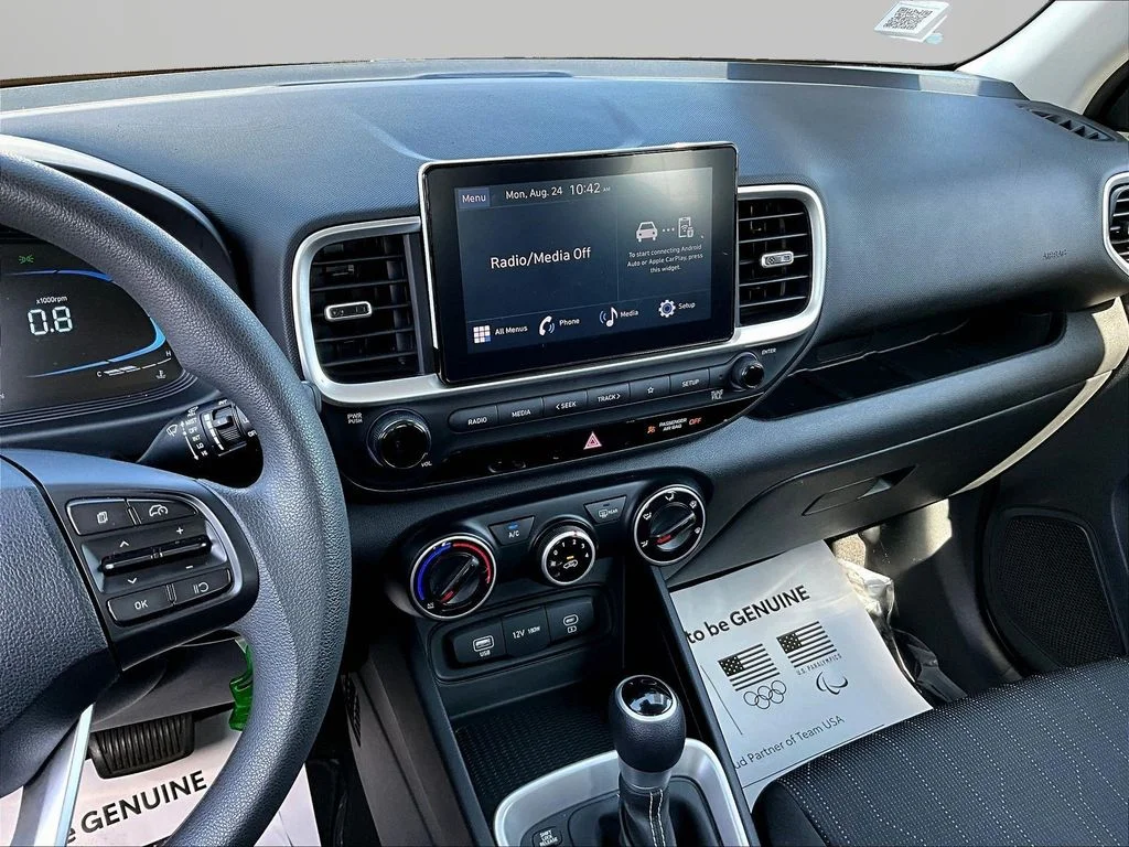Certified Used 2023 Gray Hyundai SE image 9