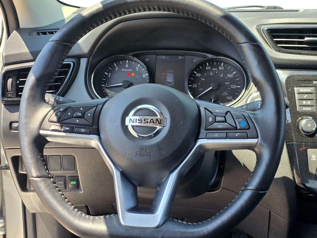 Used 2022 Silver Nissan SV image 14