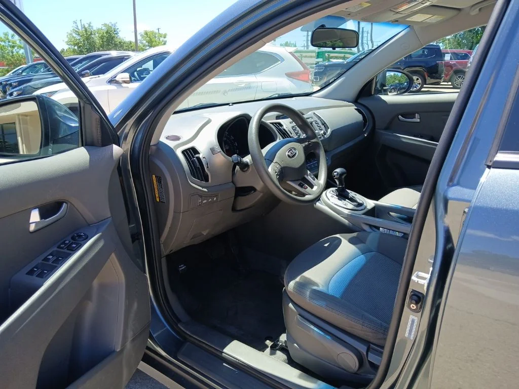Used 2014 Green Kia LX image 5