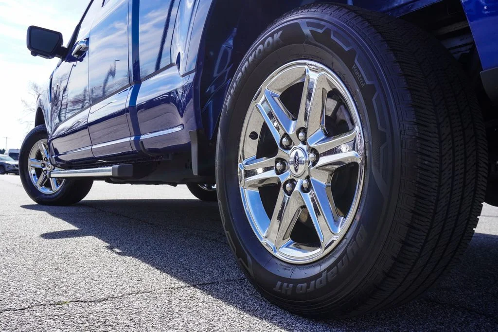 Used 2024 Blue Ford XLT image 30