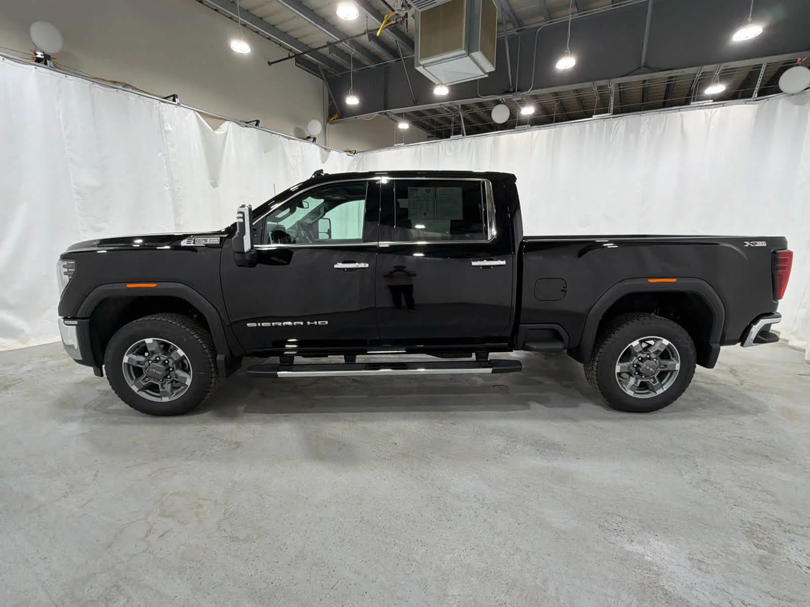 Used 2026 Onyx Black GMC SLT image 2