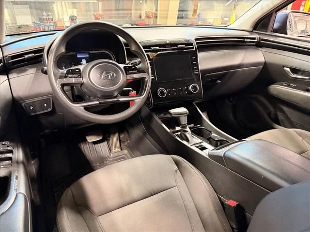 Used 2022 Gray Hyundai SE image 9
