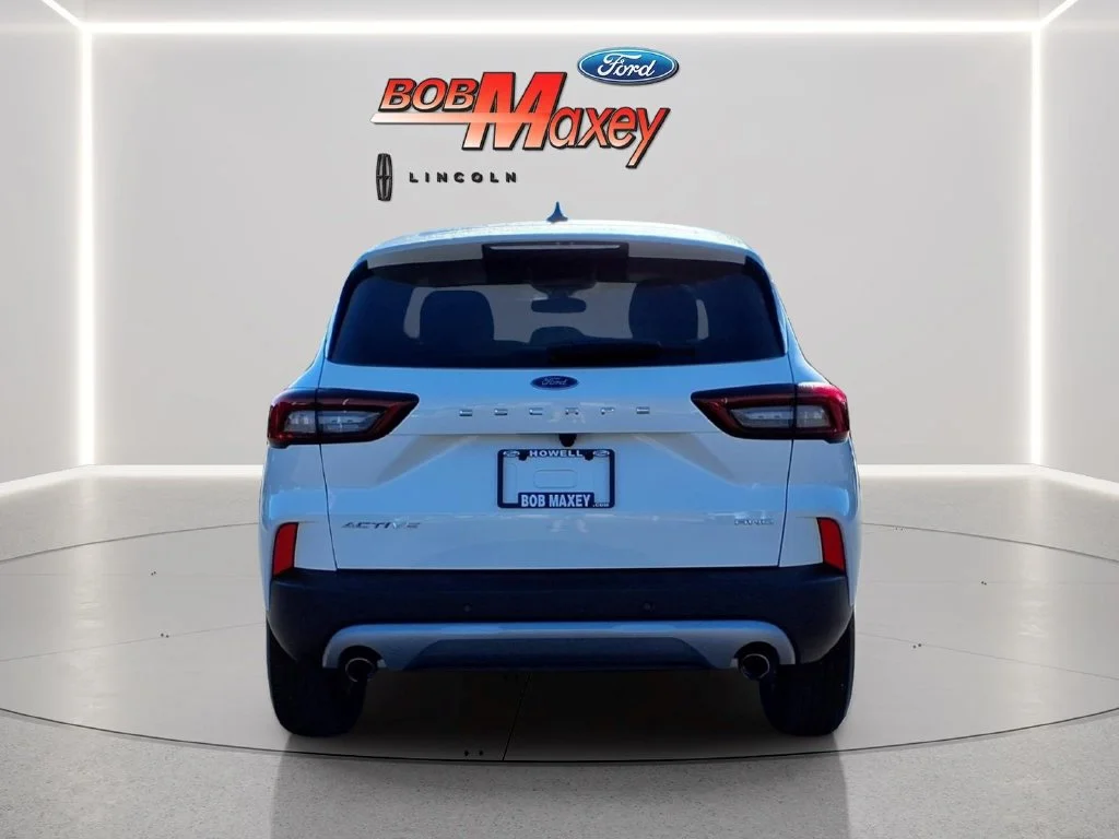 Used 2023 White Ford Active image 6
