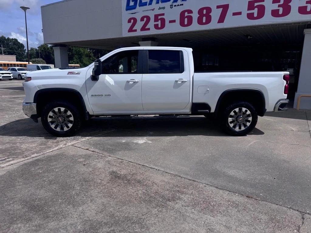 Used 2024 White Chevrolet LT image 2