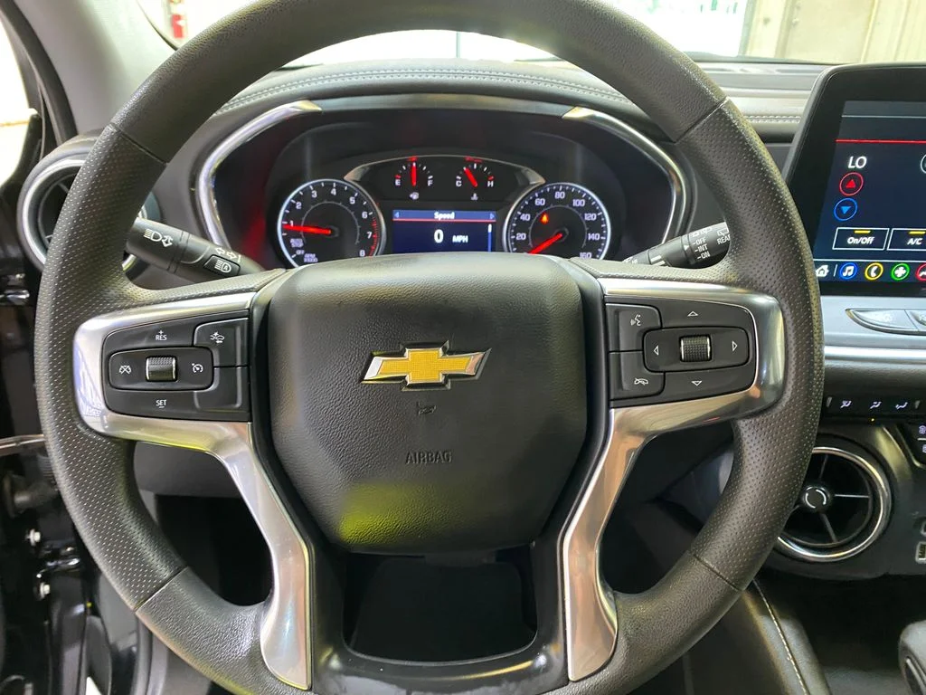 Used 2025 Black Chevrolet LT image 30