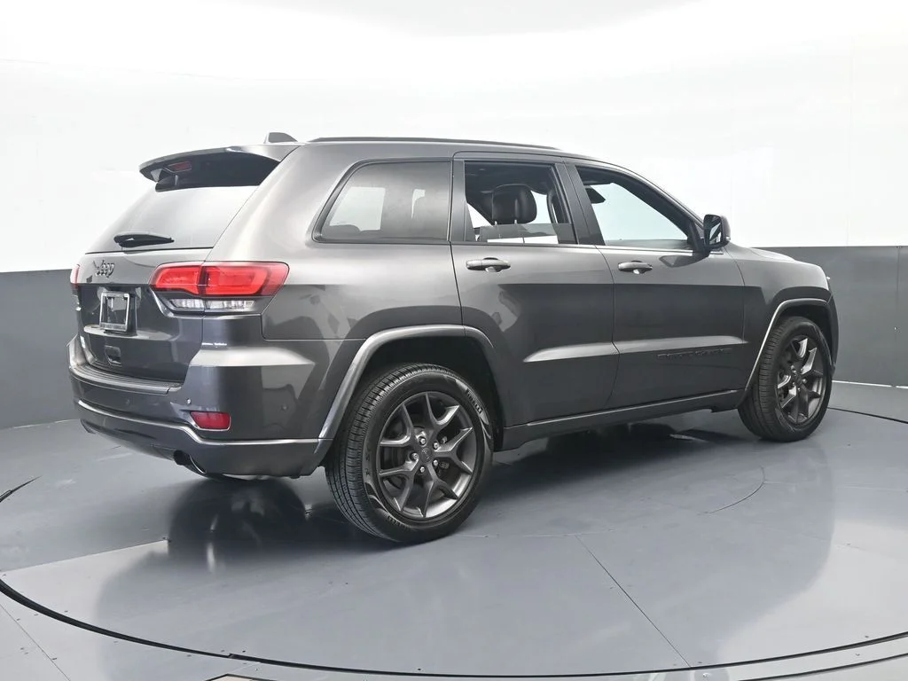 Used 2021 Granite Crystal Metallic Clearcoat Jeep Limited image 6