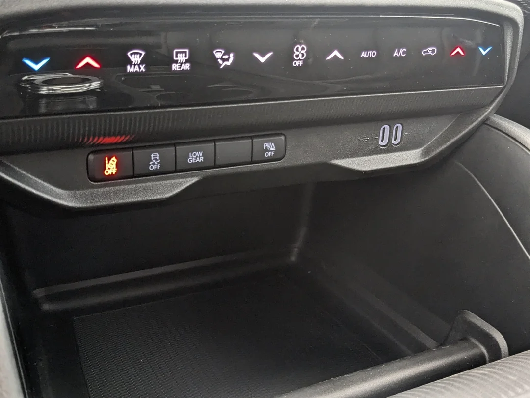 New 2026 Grey Jeep Limited - - 4x4 - 1.6L I- 4 Turbo Hybrid - 12.3 Uconnect w/ Nav - Pano Sunroof & More! image 21