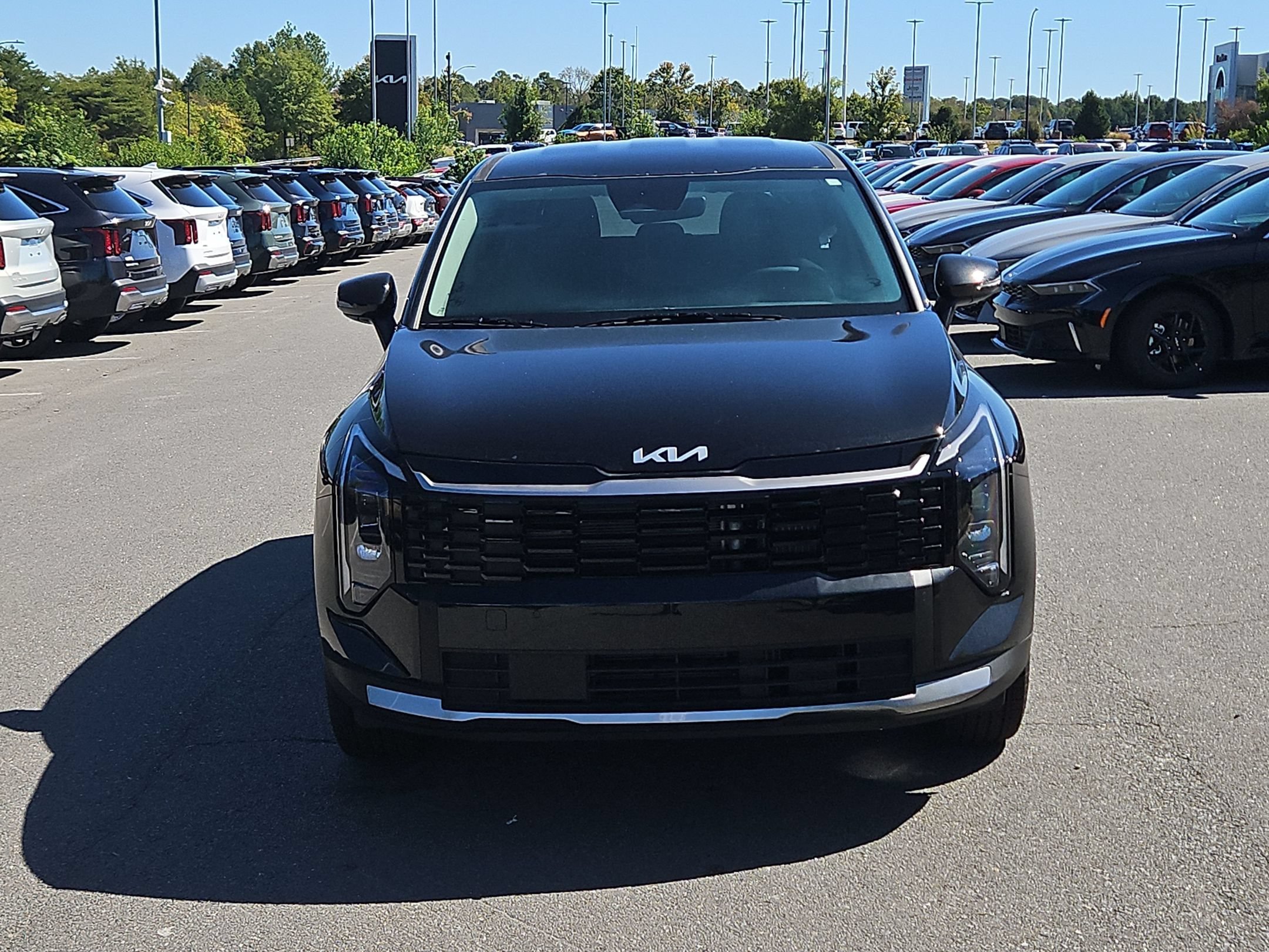 New 2027 Fusion Black Kia S image 2