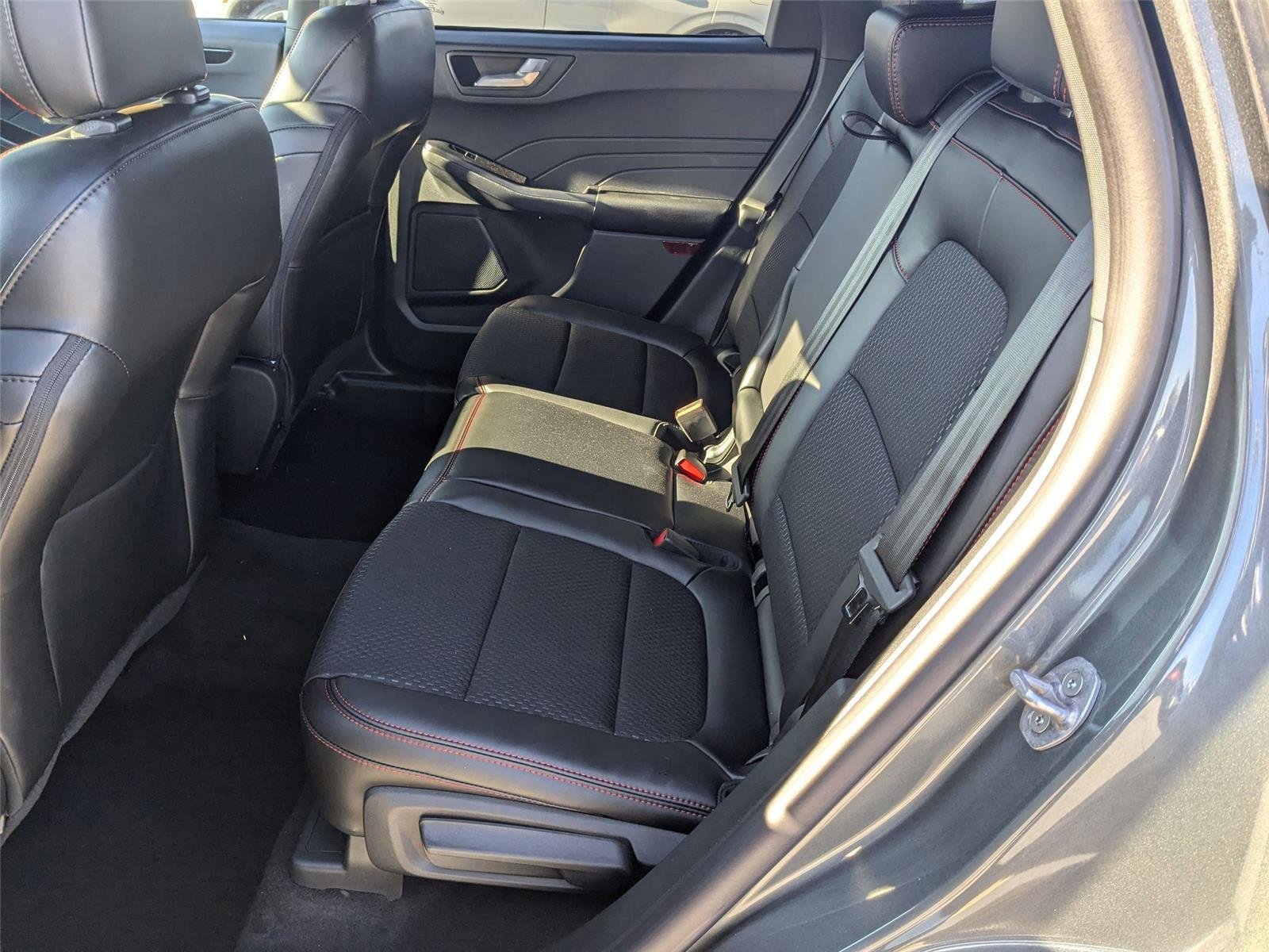 New 2025 Carbonized Gray Metallic Ford ST-Line image 34