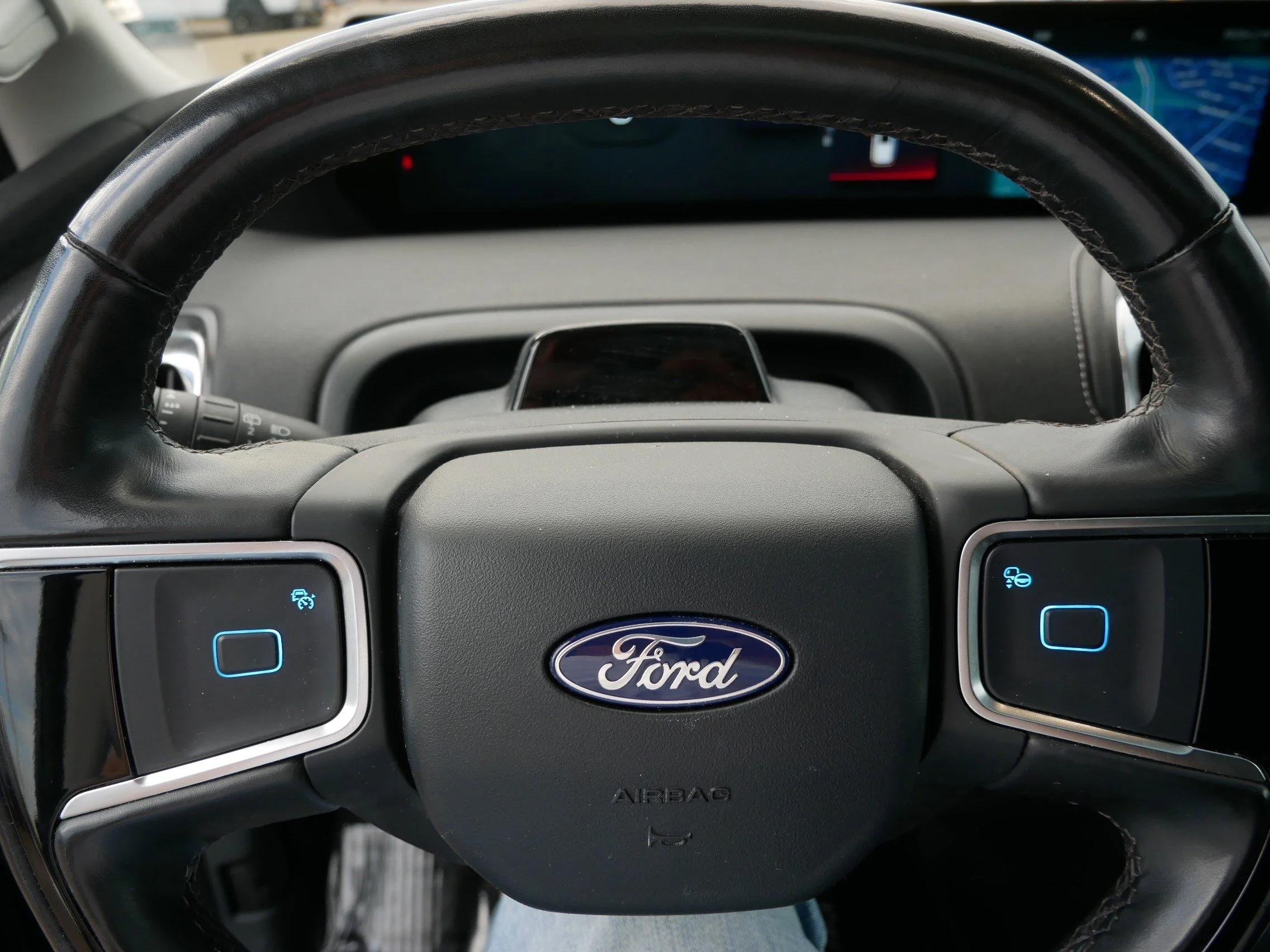 Used 2025 Agate Black Metallic Ford Platinum image 25