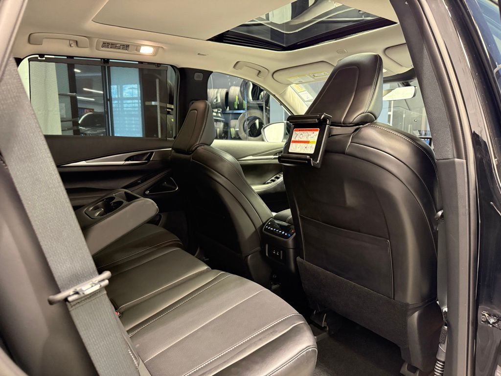 Used 2026 Mineral Black INFINITI LUXE image 21