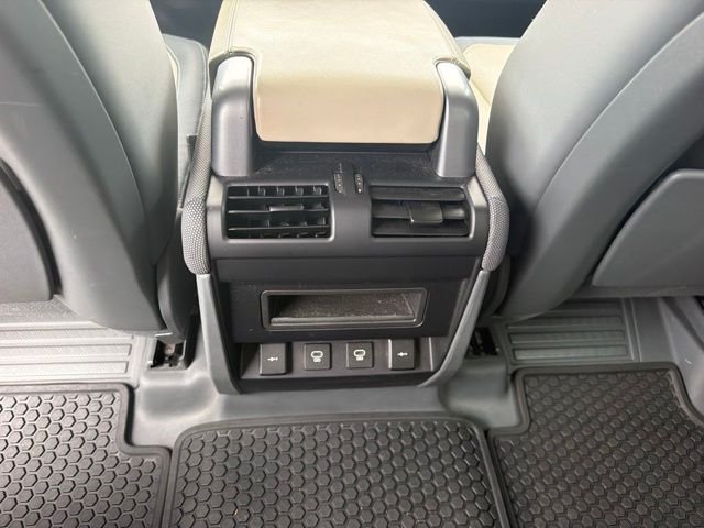 Used 2022 Gray Land Rover X-Dynamic HSE image 20