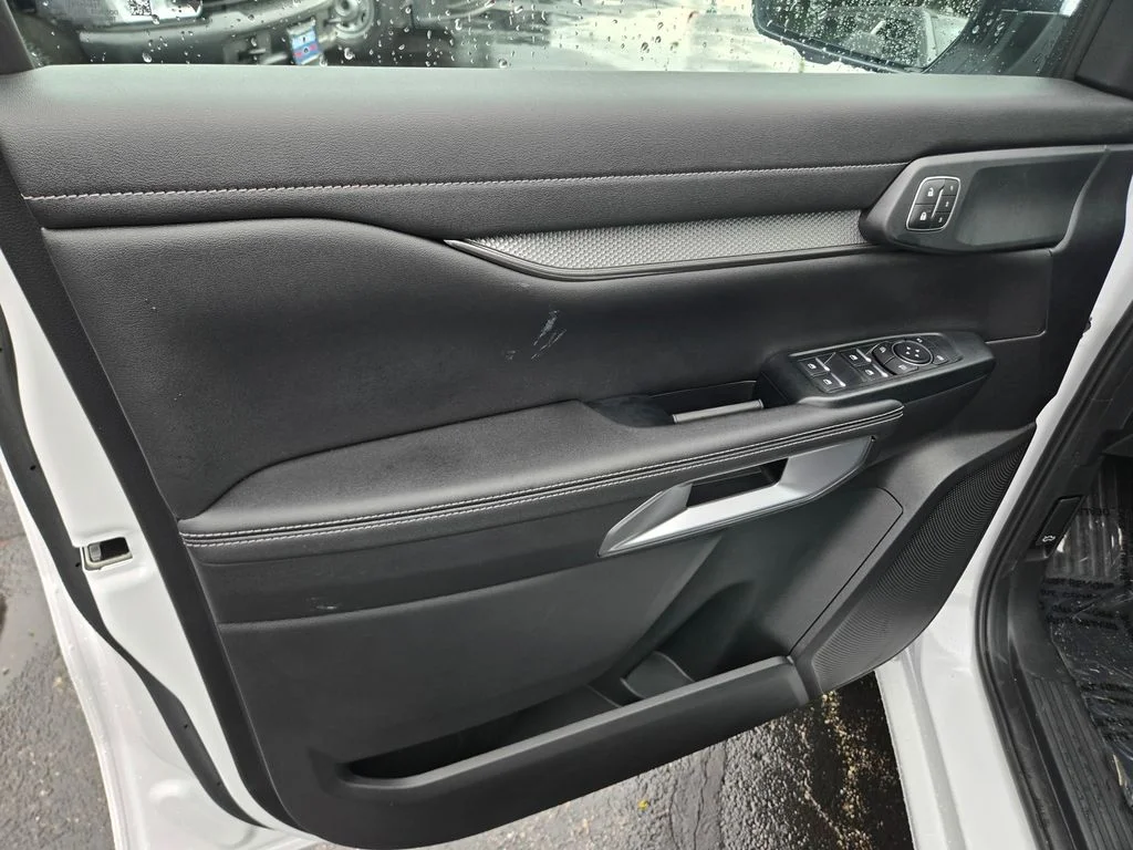 New 2026 Oxford White Ford Lariat® image 25