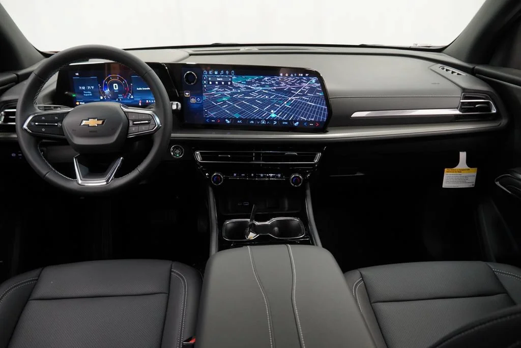 2027 Chevrolet Traverse LT - Photo 8