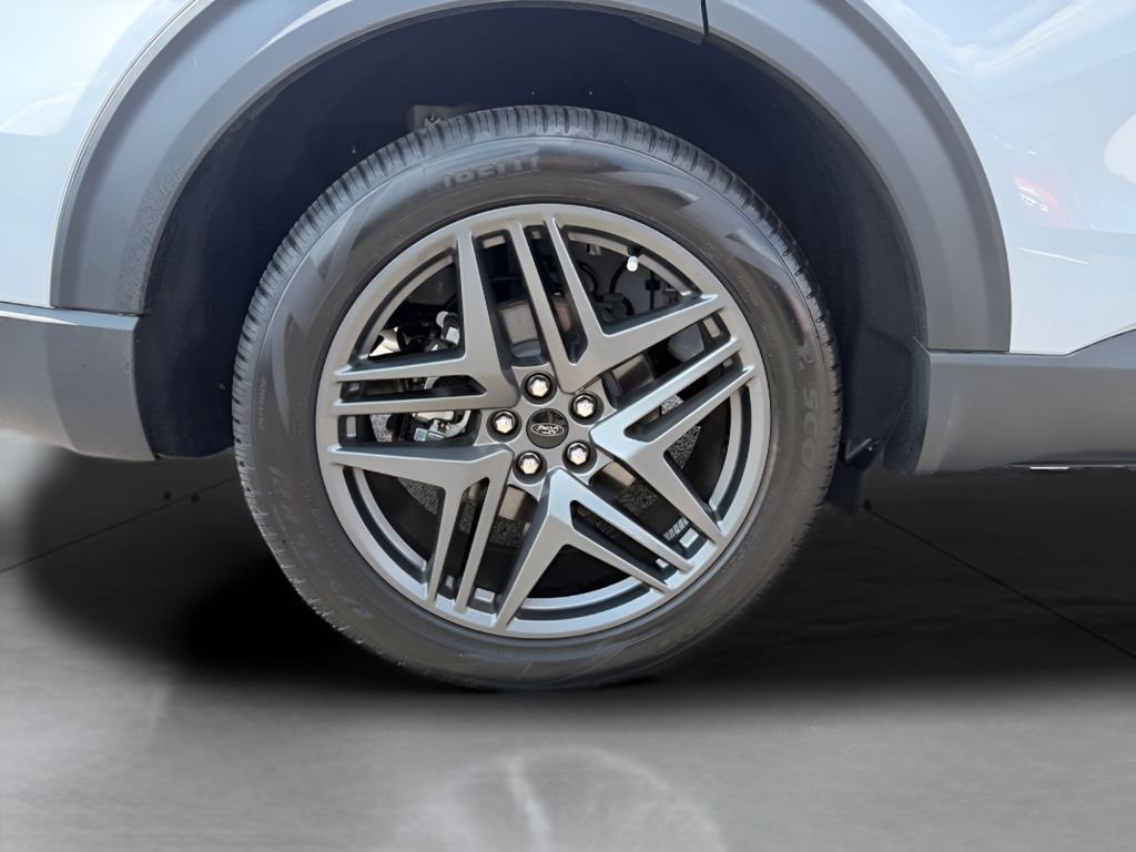 Used 2026 White Metallic Ford Active image 26