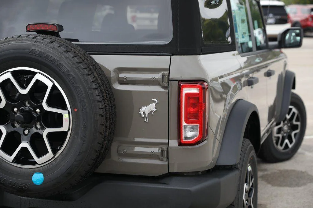2025 Ford Bronco 4-Door Base - Photo 9