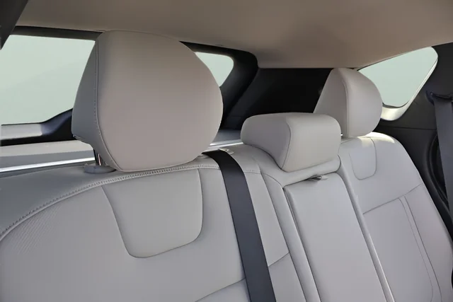 Used 2025 Gray Hyundai SEL Convenience image 23