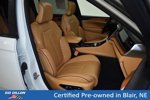 Used 2023 Bright White Clearcoat Jeep Summit Reserve image 8