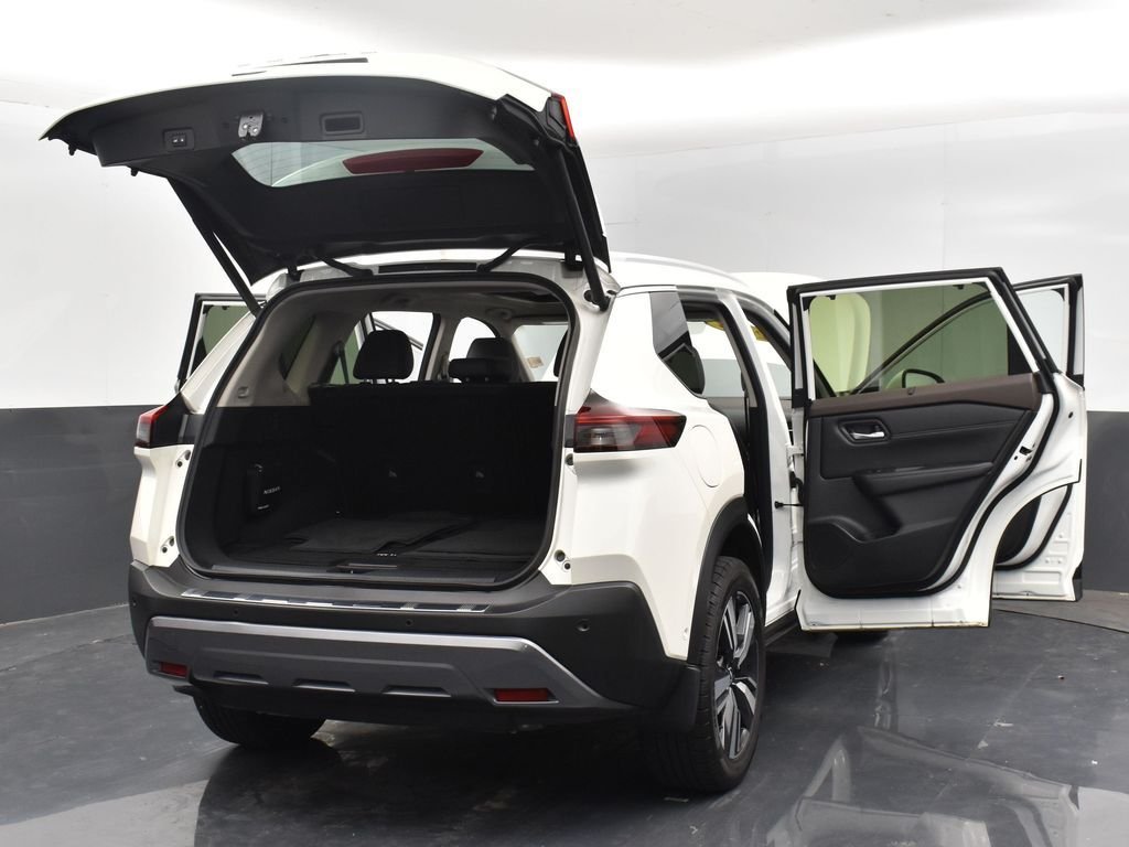 Used 2023 White Nissan SL image 35